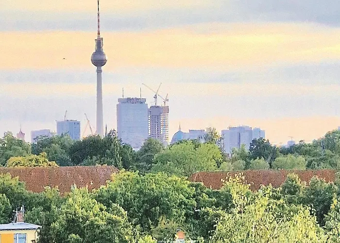 Live Like A Local Big 24qm Cozy Trendy Lgtb Friendly In Shared In Area 12 Min To Downtown Alexanderplatz منزل للإقامة *